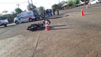 Accidente fatal entre un automóvil y una motocicleta